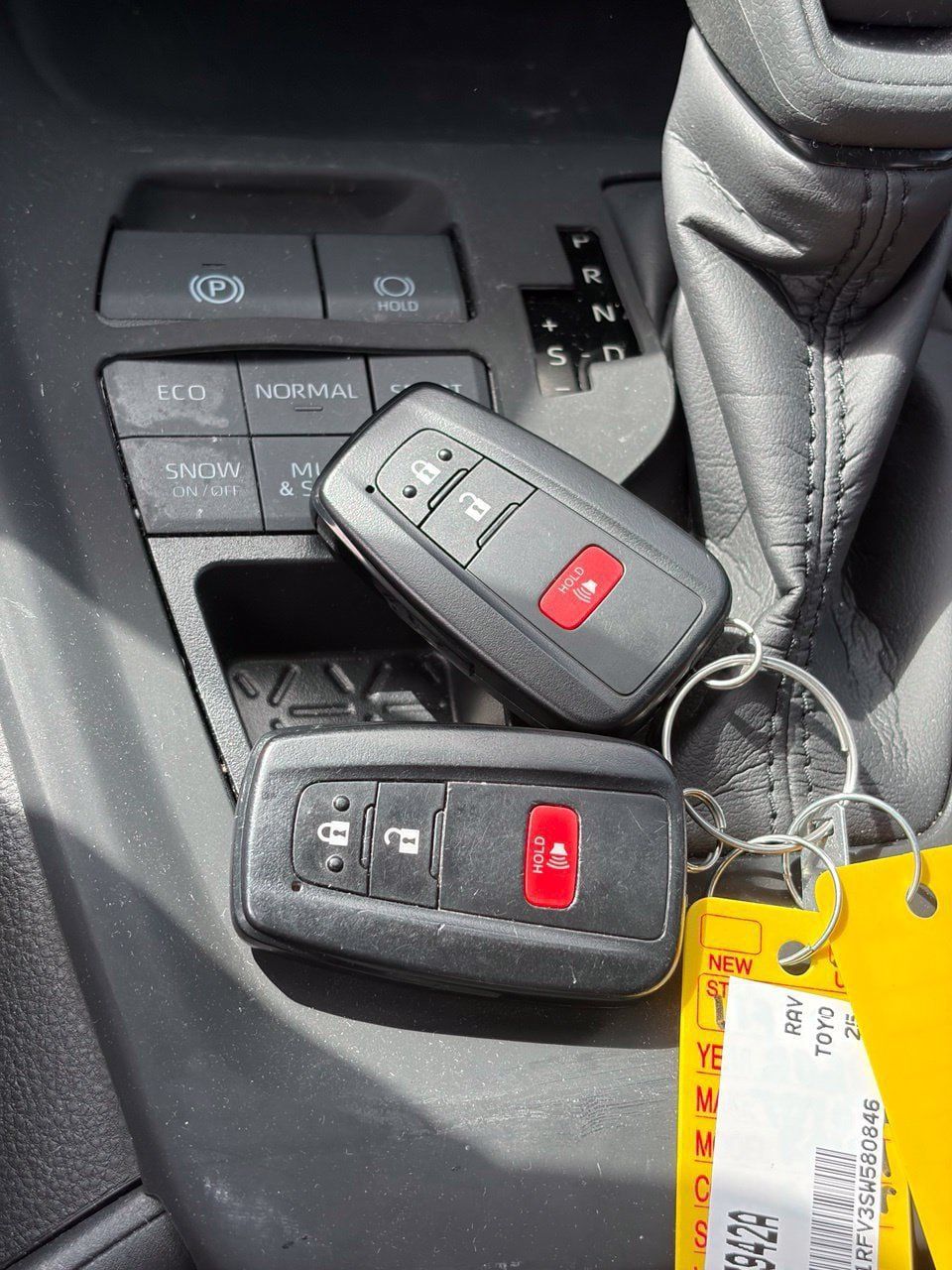 Used 2025 Toyota RAV4 XLE AWD/4WD image 14