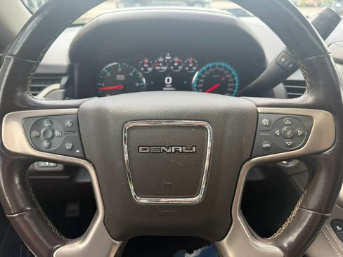 Used 2020 GMC Yukon Denali w/ Denali Premium Package AWD/4WD image 8