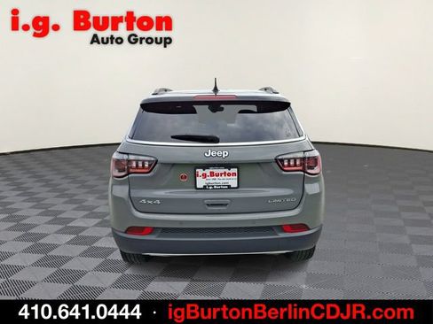 Used 2023 Jeep Compass Limited AWD/4WD image 5