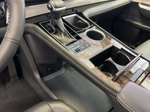 Certified 2025 Toyota Sienna Platinum AWD/4WD image 25