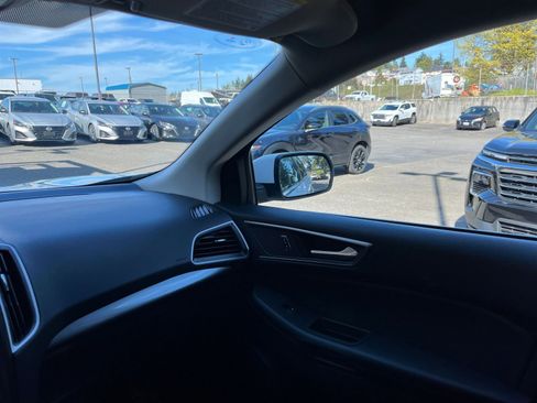 Used 2024 Ford Edge SEL image 35