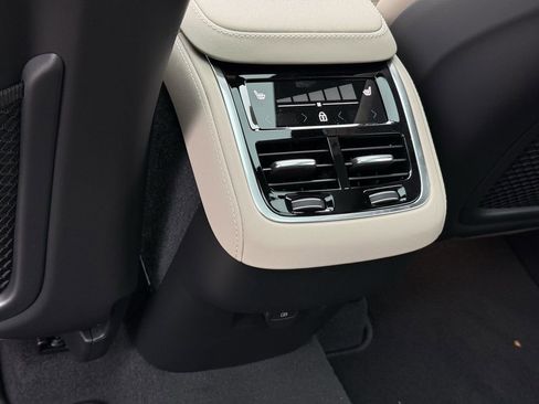 New 2026 Volvo XC90 B6 Ultra w/ Lounge Package image 11