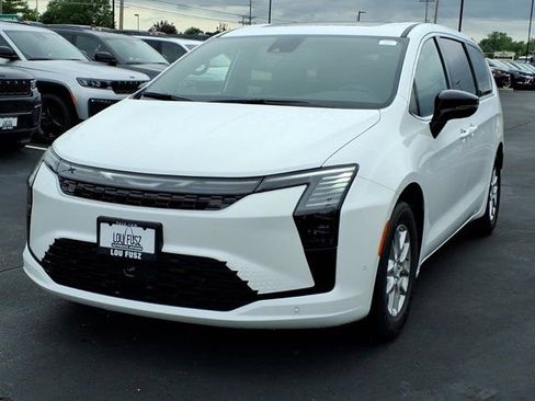 New 2027 Chrysler Pacifica Select FWD image 2