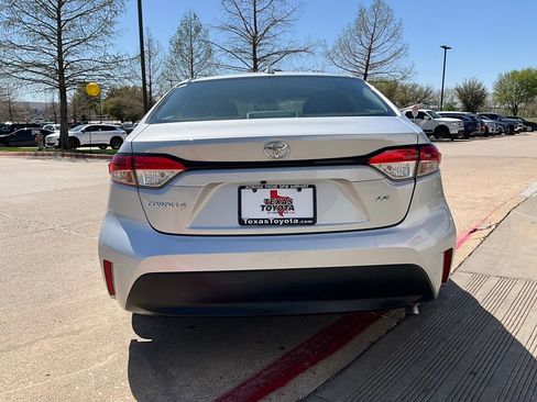 Used 2025 Toyota Corolla LE image 7