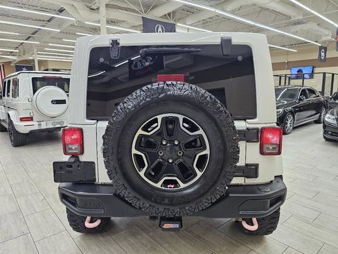 Used 2016 Jeep Wrangler Unlimited Rubicon AWD/4WD image 7