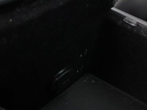 Used 2022 Porsche Taycan image 22