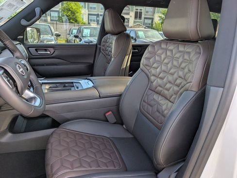 New 2026 Nissan Armada Platinum RWD image 18