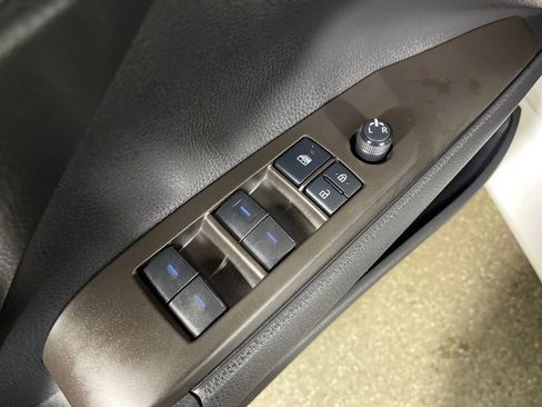 Certified 2022 Toyota Camry LE image 16