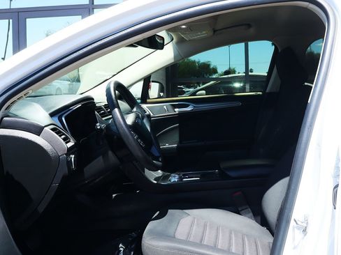 Used 2020 Ford Fusion SE image 37