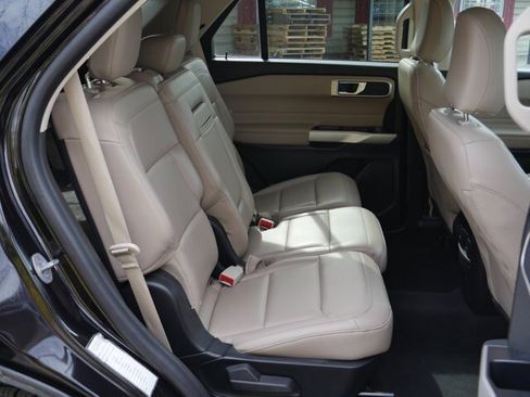 Certified 2023 Ford Explorer XLT w/ Equipment Group 202A image 29