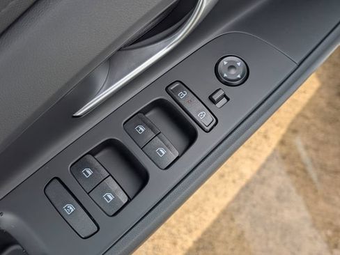 New 2026 Hyundai Elantra SE FWD image 11