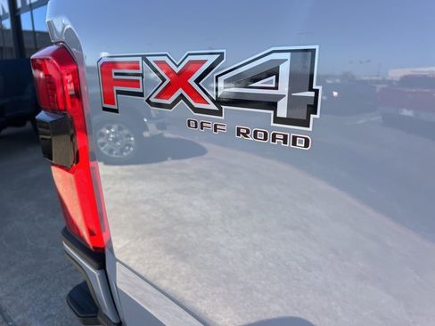 New 2026 Ford F250 Platinum AWD/4WD image 9
