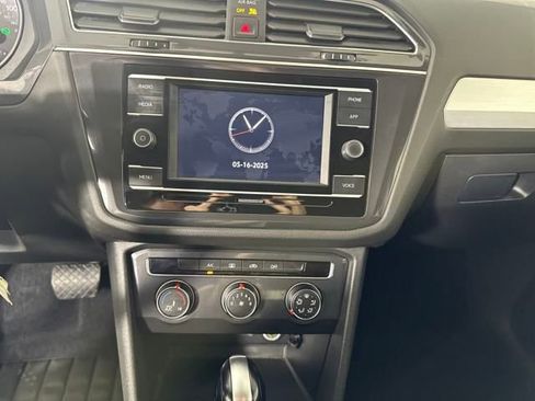 Used 2021 Volkswagen Tiguan S image 20