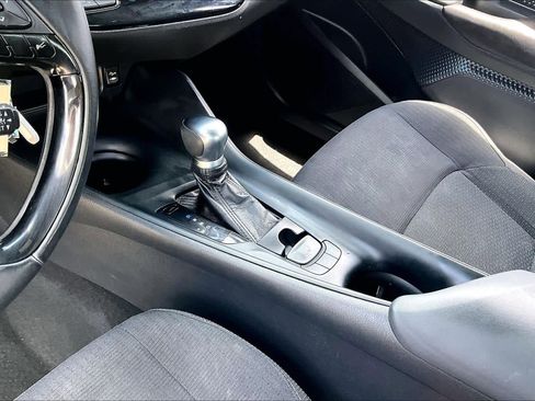 Used 2018 Toyota C-HR XLE FWD image 15