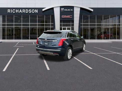 Used 2018 Cadillac XT5 Platinum w/ Driver Assist Package AWD/4WD image 5