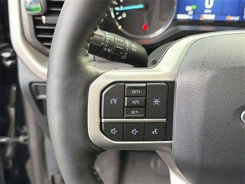 Used 2024 Ford Expedition XLT image 22