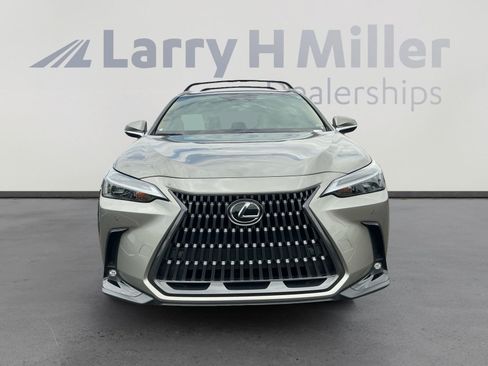 Used 2025 Lexus NX 250 FWD image 8