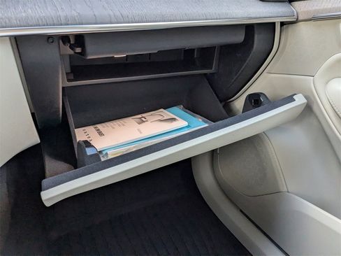 Certified 2026 Volvo XC90 B6 Ultra w/ Protection Package Premier image 28