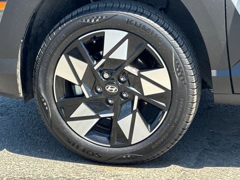 Certified 2025 Hyundai Kona SEL AWD/4WD image 25