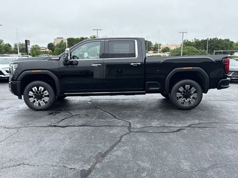 New 2026 GMC Sierra 2500 Denali w/ Denali Reserve Package AWD/4WD image 12