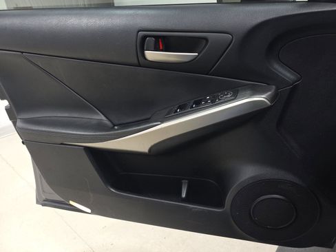 Used 2020 Lexus IS 300 F Sport w/ F Sport Package image 9