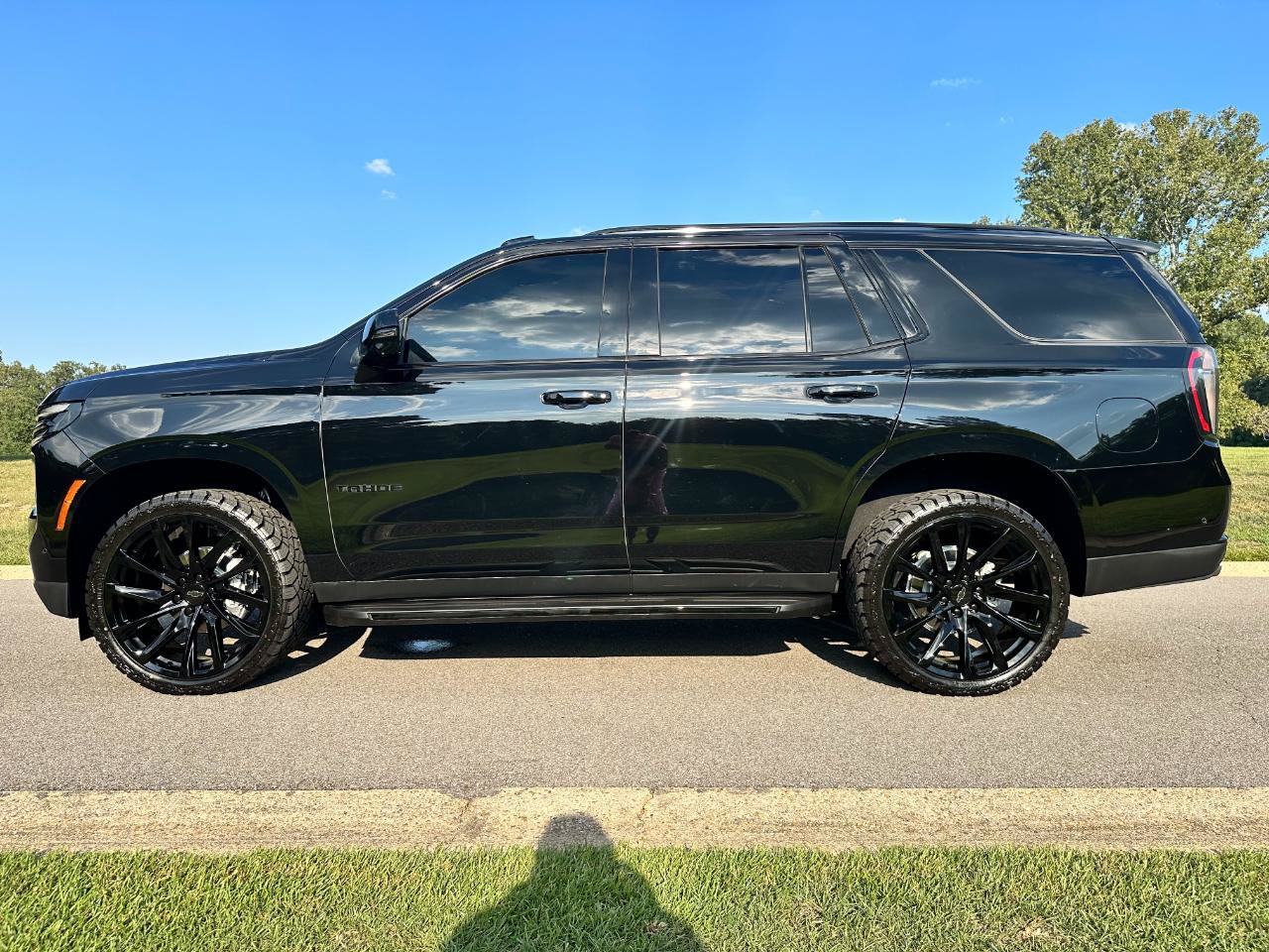 Used 2025 Chevrolet Tahoe RST w/ RST Capability Package AWD/4WD image 8
