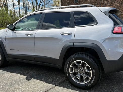 Used 2020 Jeep Cherokee Trailhawk w/ Cold Weather Group AWD/4WD image 6