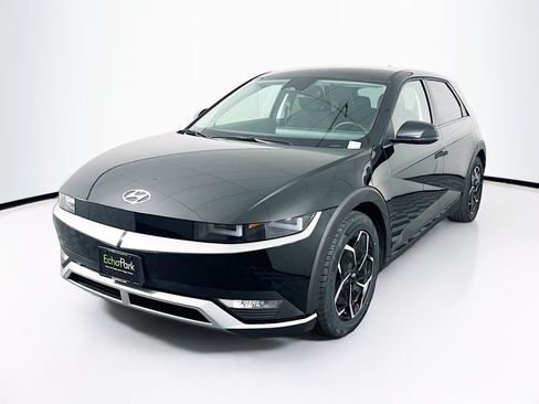Used 2024 Hyundai Ioniq 5 SE RWD image 3