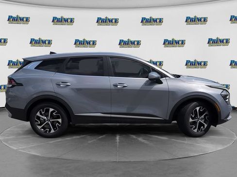 Used 2024 Kia Sportage EX FWD image 4