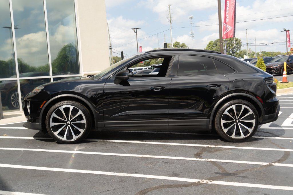 Used 2025 Porsche Macan 4 Electric AWD/4WD image 14