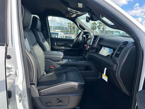 New 2025 RAM 3500 Limited image 31