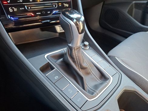 Certified 2025 Volkswagen Jetta Sport image 14