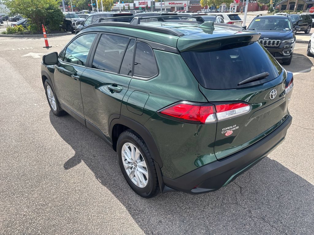 Used 2023 Toyota Corolla Cross LE w/ Moonroof Package AWD/4WD image 5