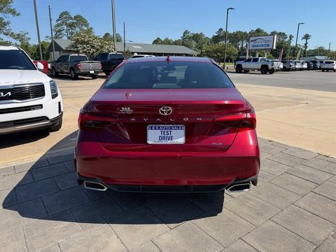 Used 2021 Toyota Avalon XLE FWD image 6