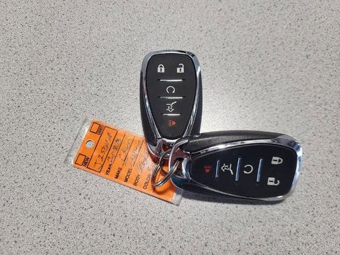 Used 2023 Chevrolet Traverse High Country image 37