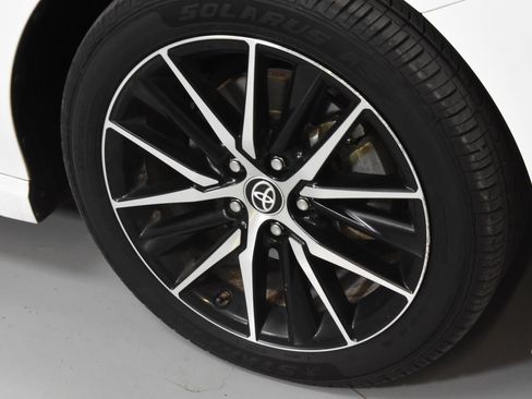 Used 2023 Toyota Camry SE FWD image 6