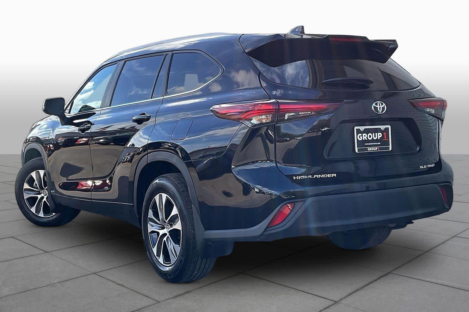 Used 2026 Toyota Highlander XLE AWD/4WD image 12