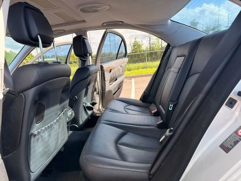 Used 2007 Mercedes-Benz E 550 Sedan image 18