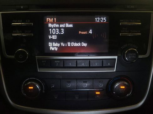 Used 2017 Nissan Altima 2.5 SR w/ Midnight Edition Package FWD image 25