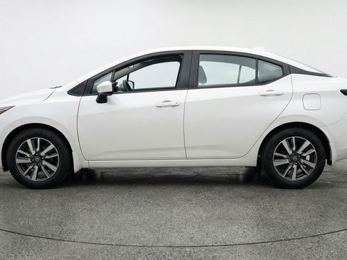 Used 2025 Nissan Versa SV FWD image 5
