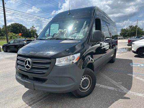 Used 2025 Mercedes-Benz Sprinter 2500 image 23