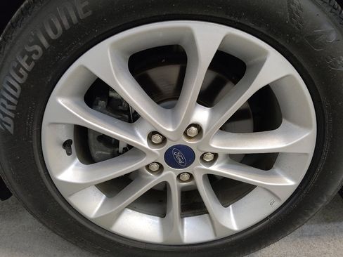 Used 2020 Ford Fusion SE FWD image 31
