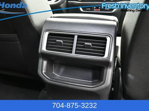 Used 2025 Volkswagen Atlas Cross Sport SE FWD image 13