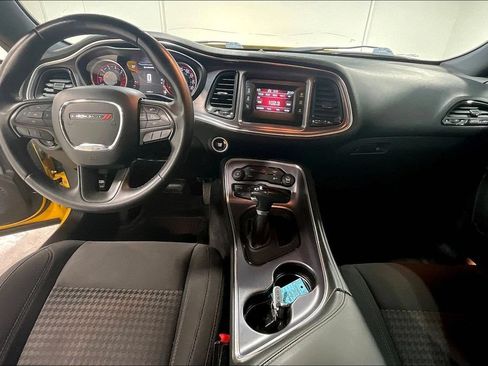 Used 2017 Dodge Challenger R/T RWD image 18
