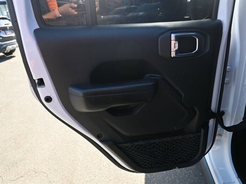 Used 2021 Jeep Wrangler Unlimited Rubicon image 36