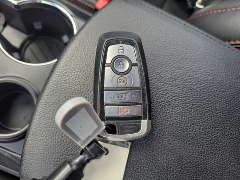 Used 2019 Ford Explorer XLT w/ Equipment Group 202A FWD image 31