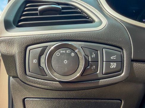 Used 2020 Ford Edge SEL w/ Convenience Package FWD image 14
