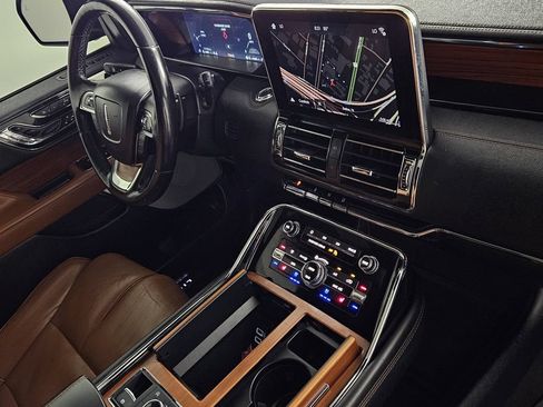 Used 2019 Lincoln Navigator Reserve w/ Cargo Package AWD/4WD image 30