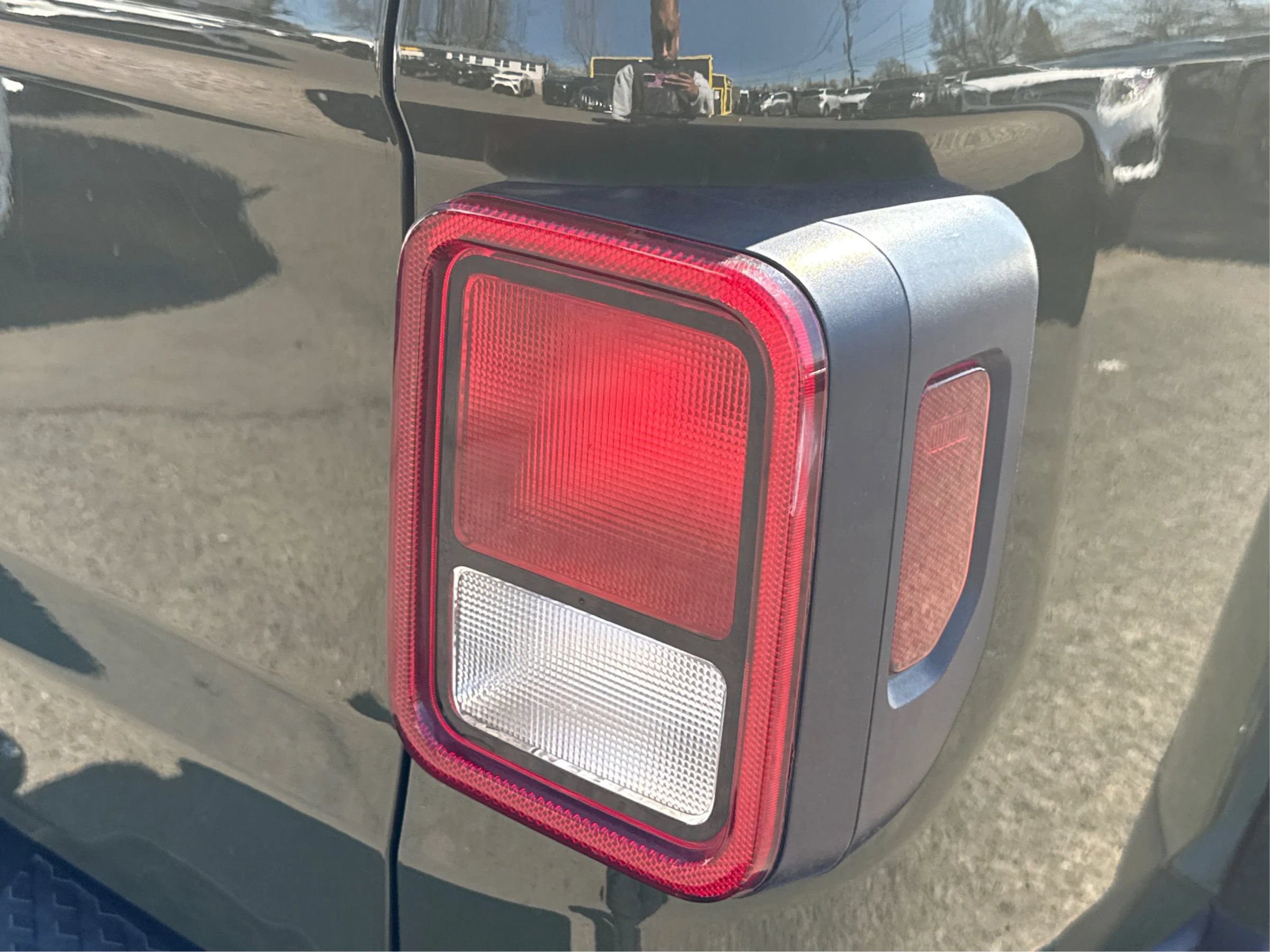 Used 2022 Jeep Gladiator Mojave w/ Cold Weather Group AWD/4WD image 26