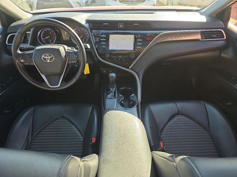 Used 2018 Toyota Camry SE w/ Moonroof Package image 25